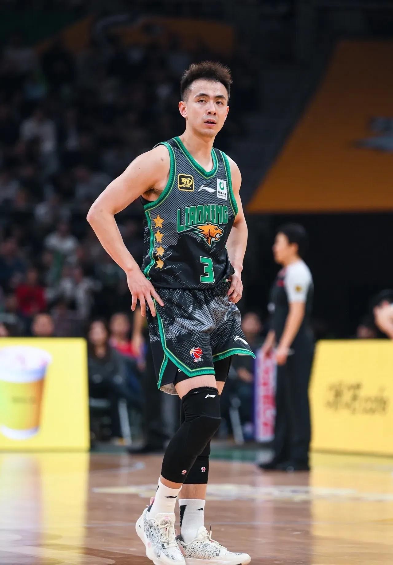 从广厦男篮门线救险备战NBA常规赛到夏洛特黄蜂再遭质疑备战中超，底特律活塞队长鼓劲备战英超的简单介绍