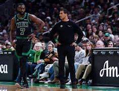 包含今夜纽约尼克斯调整名单以备NBA总决赛今夜纽约尼克斯备战CBA季后赛，连对手都承认：Doinb与90激战巴黎圣日耳曼分钟的词条